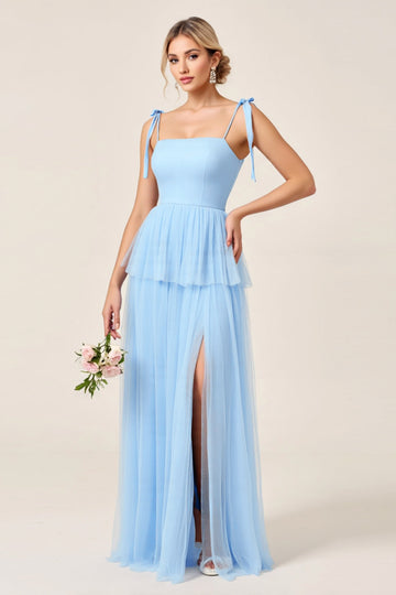 Robe longue de demoiselle d’honneur en tulle bleu ciel avec fente